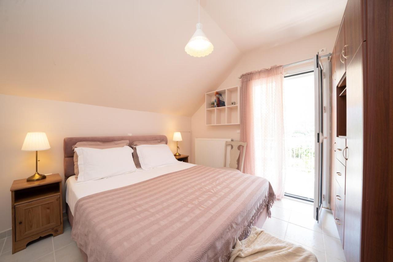 Christina'S Place 사미 외부 사진